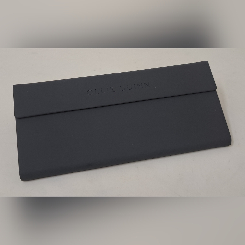 Ollie Quinn Eye Glasses Case Prescription Fold Out Triangle Gray 6.25" x 3"